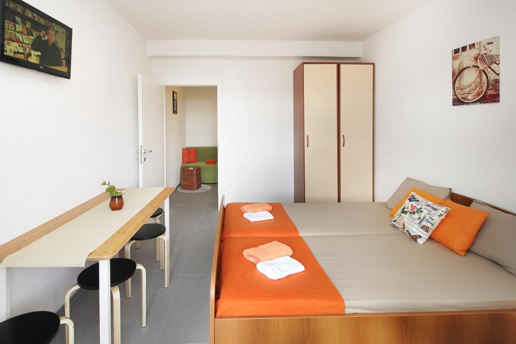 Stanicicke Apartments Baška Voda Esterno foto